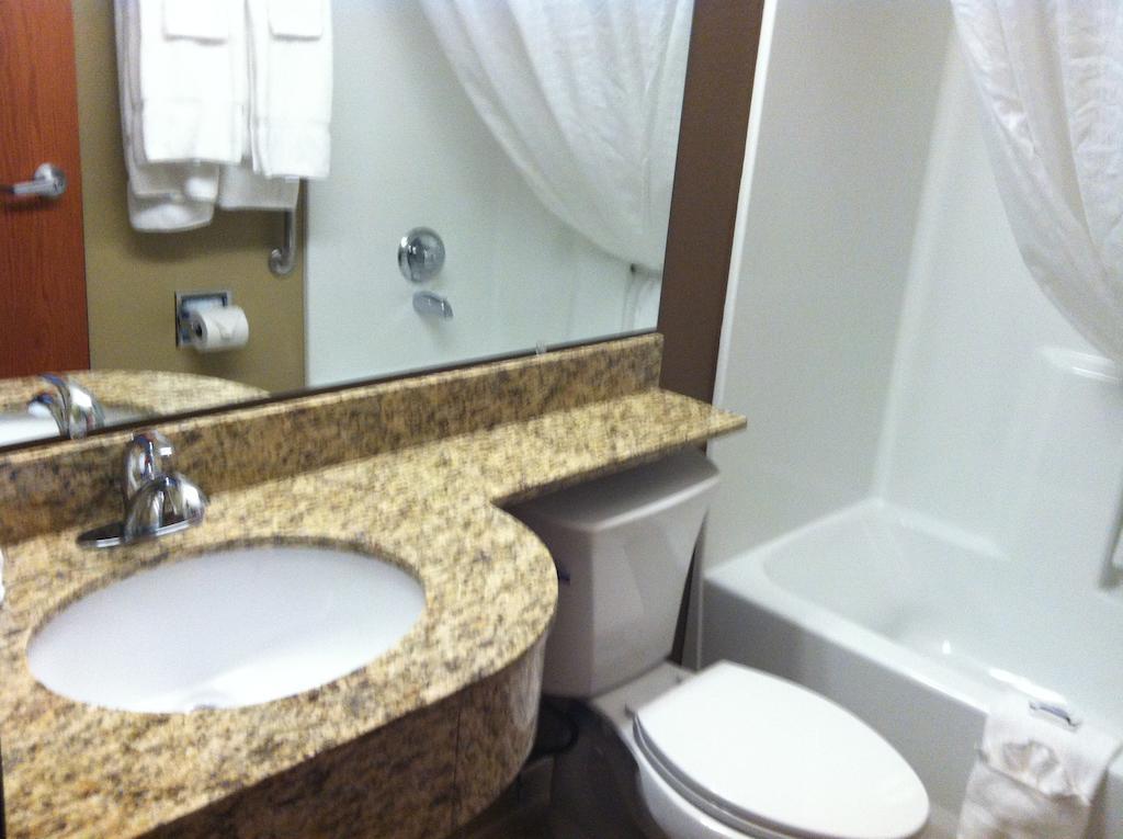 Microtel & Hotel Pleasanton